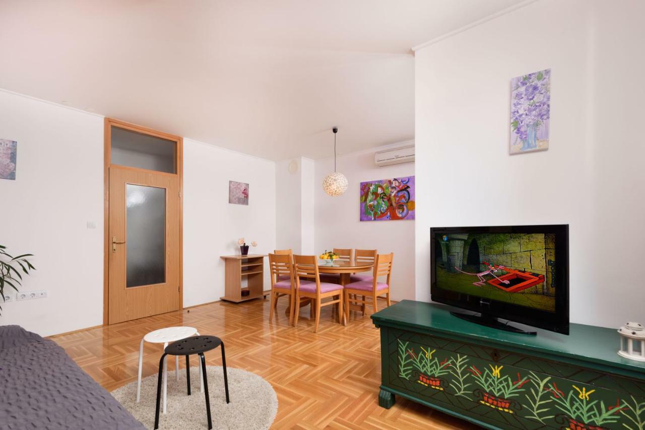 Dani Apartment โตรกีร์ ภายนอก รูปภาพ