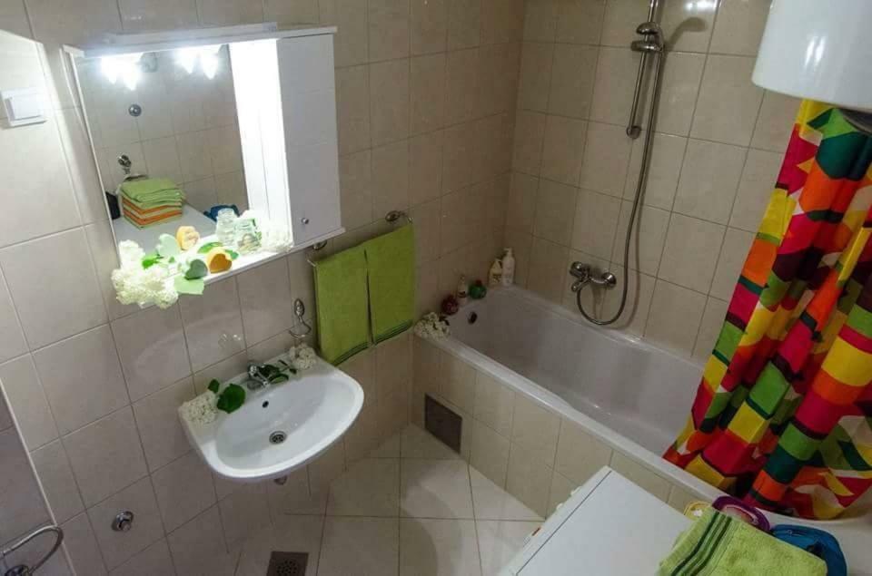 Dani Apartment โตรกีร์ ภายนอก รูปภาพ